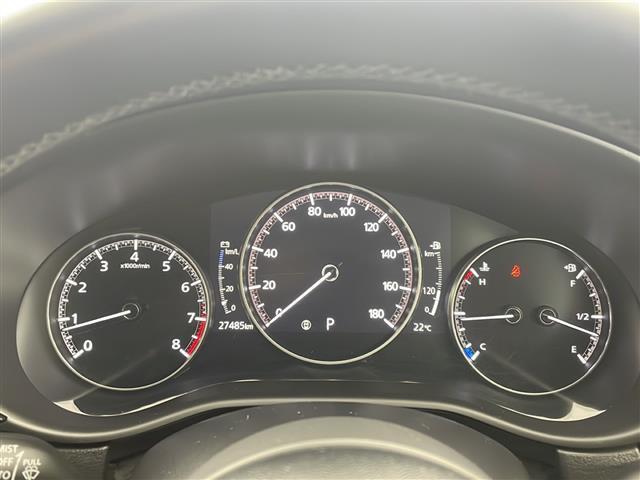 【スピードメーター】メーターがシンプルで見やすく運転しやすいですね！