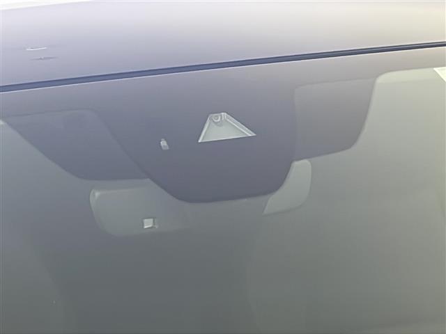 【ドライブレコーダー】映像・音声などの運転中の記録を残します。事故などを起こした起こされた時の証拠になりえますので、もしも時でも安心ですね。