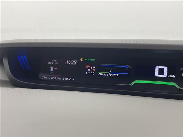 【スピードメーター】メーターがシンプルで見やすく運転しやすいですね！