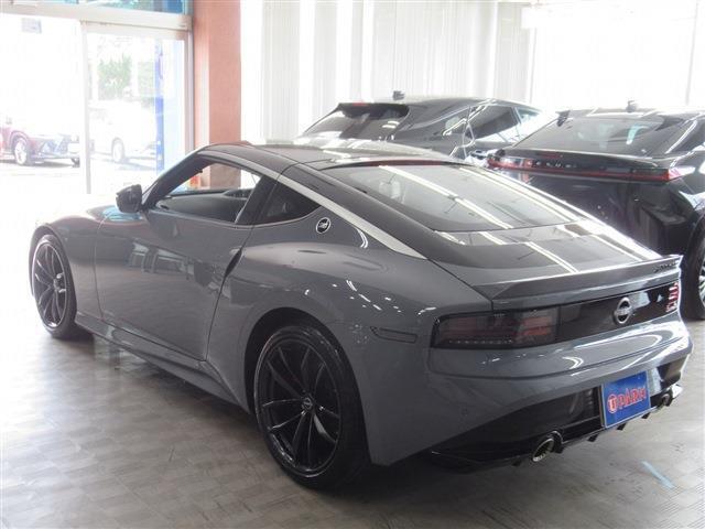 赤革/スエード調コンビシート・シートヒーター・BOSEサウンド・純正9型ナビ・フルセグ・LED・RAYS製純正19AW・エマージェンシーブレーキ・BSM・LDW・ハイビームアシスト・405PS・9AT