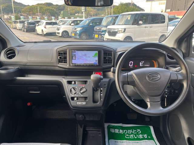 シシドモータースではお車のご購入はもちろんのこと、納車後の整備・車検や万が一の事故の際の板金修理に対しても対応が可能です。