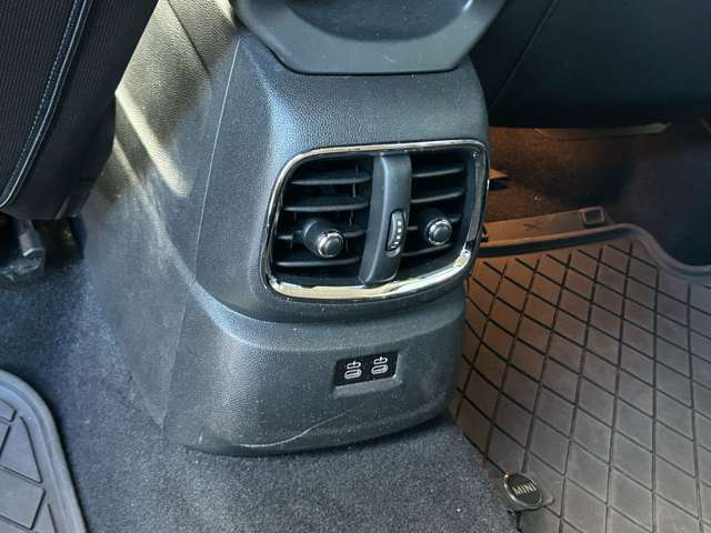 車内の温度を夏は涼しく、冬は暖かくなるよう快適な環境をつくれます！