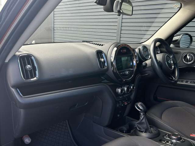 遠方のご納車の際も我々がしっかりサポートさせて頂きます。お気軽にスタッフまでご相談下さい。