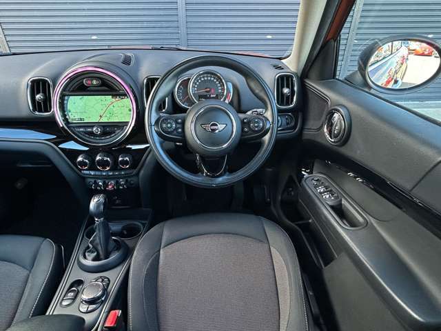 遠方のご納車の際も我々がしっかりサポートさせて頂きます。お気軽にスタッフまでご相談下さい。