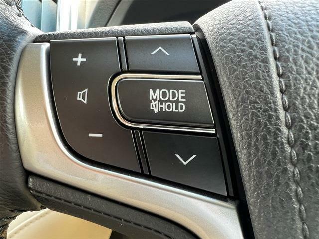 ハンドル左側スイッチでオーディオモードチェンジや音量調整が可能！視線ズラさず安全・安心♪