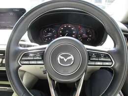 手になじむ革巻きハンドル！