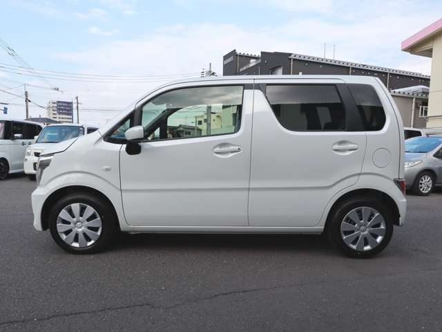 新車メーカー保証付！届出済未使用車！ナビフルセグTV後カメラ　ブルートゥース　DVD　CD録音　Pスタート　リアパーキングセンサー　シートヒーター　コーティング＆フロアマット＆ドアバイザー付総額！