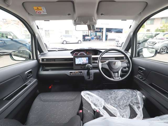 新車メーカー保証付！届出済未使用車！ナビフルセグTV後カメラ　ブルートゥース　DVD　CD録音　プッシュスタート　シートヒーター　リアパーキングセンサー　オートハイビームライト　電動格納ドアミラー