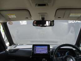 フロントガラスが広く視界が広々としているので、運転がとてもし易いです