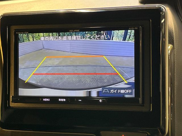 【バックカメラ】駐車時に後方がリアルタイム映像で確認できます。大型商業施設や立体駐車場での駐車時や、夜間のバック時に大活躍！運転スキルに関わらず、今や必須となった装備のひとつです！
