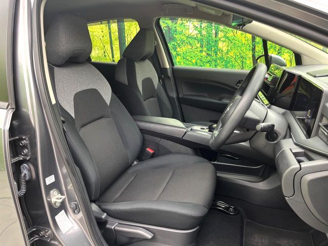 運転席シート廻りは使用感も少なく、良好な状態となっています。丁寧に使われていたことがよくわかりますね。