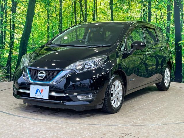 安心の最長10年・走行無制限保証（有償）をご用意。保証内容も充実はもちろん、無料点検＆オイル交換や、年中無休の全国・24時間ロードサービスも付帯されておりますのでご安心下さい。