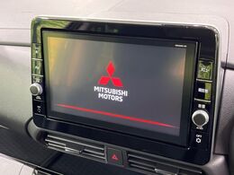 【メーカー純正ナビ】インテリアに溶け込むスタイリッシュな「専用設計」メーカーナビを装備♪視認性や操作性など基本性能にも優れ、より上質なカーライフをお楽しみいただけます。