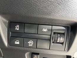 【パワースライドドア】スマートキーや運転席のスイッチでスライドドアの開閉が可能♪電動だから力を入れてドアを開ける必要が無く、小さいお子様でも、重い荷物を持っている時もラクに開け閉めできます♪