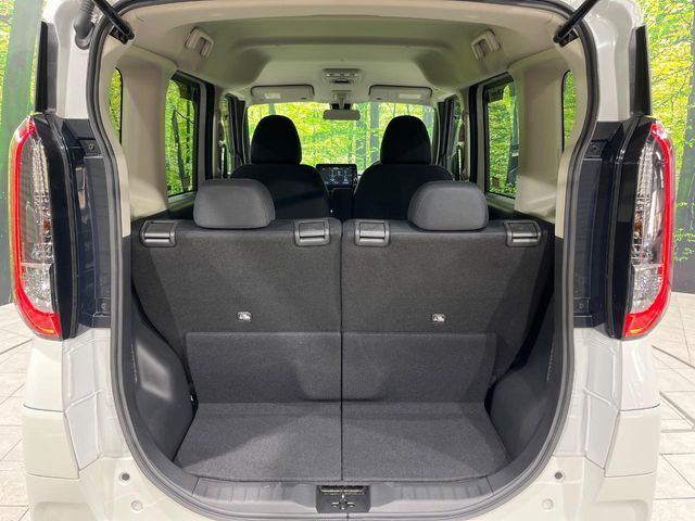 普段のお買い物や通勤、送迎等に十分な荷室スペースを確保しております。セカンドシートを倒すと、大きな荷物の積載も可能です♪