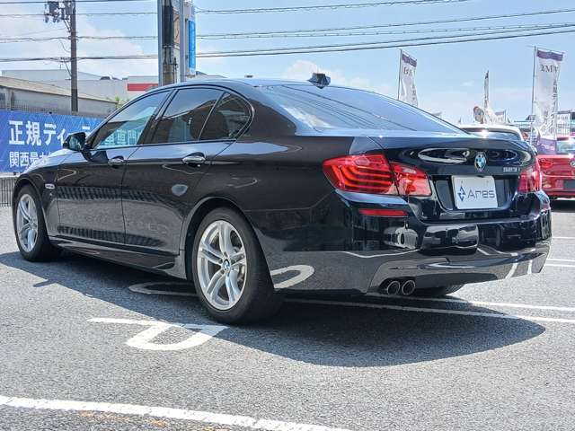 厳選されたBMW中古車が60台ほど展示されております。営業時間は10：00から18：00で年中無休（GW・お盆・年末年始を除く）で営業しております。