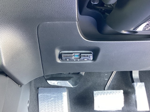 ETC付いてます。ETCが使用可能な道路通行料はキャッシュレスでスマートに走行できます。再セットアップして納車致します。