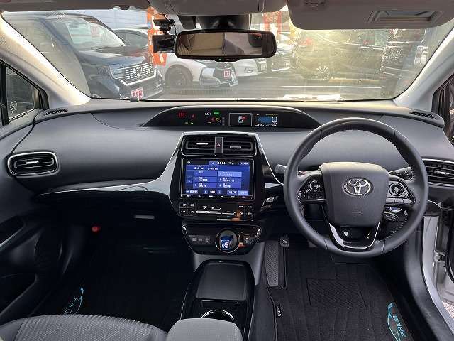 創業55周年！！在庫台数10，000台！！お探しの車が必ず見つかる！！安心して購入できる！！埼玉県入間市上藤沢881-1TEL04-2963-9211　FAX04-2963-9212