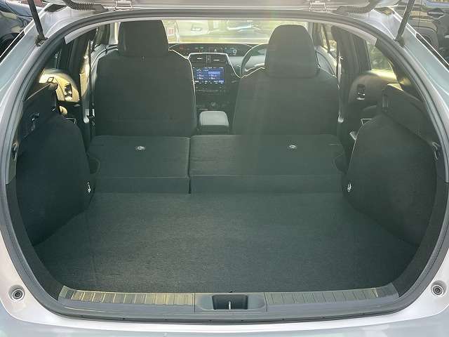 創業55周年！！在庫台数10，000台！！お探しの車が必ず見つかる！！安心して購入できる！！埼玉県入間市上藤沢881-1TEL04-2963-9211　FAX04-2963-9212