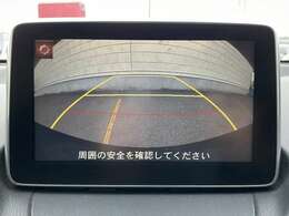 【　バックカメラ　】便利なバックカメラ装備で安全確認を頂けます。駐車が苦手な方にもオススメな便利機能です♪