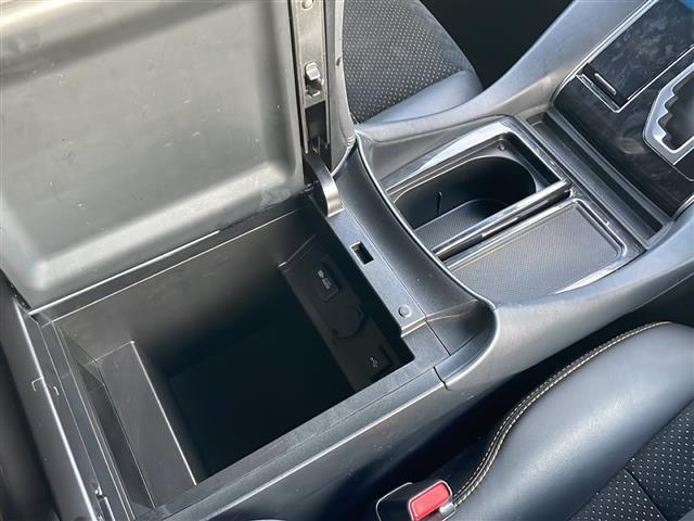 気になる車はすぐにお問い合わせください！画面右側の0066から始まる無料ダイヤルからお問い合わせ下さい！専門スタッフがお車のご質問にお答えいたします！
