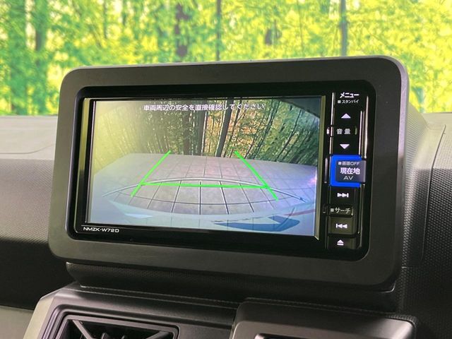 【バックカメラ】駐車時に後方がリアルタイム映像で確認できます。大型商業施設や立体駐車場での駐車時や、夜間のバック時に大活躍！運転スキルに関わらず、今や必須となった装備のひとつです！