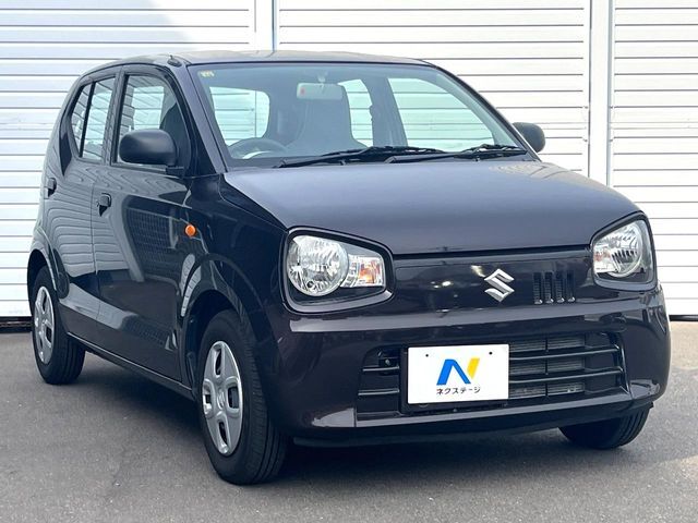 高透明度のガラス皮膜で撥水はもちろん、上質なツヤ・光沢を実現。紫外線や酸性雨から大切な愛車を保護し、色あせ・劣化を防止。「弾スプラッシュコート」、「弾プリミッサコート」からお選びいただけます。