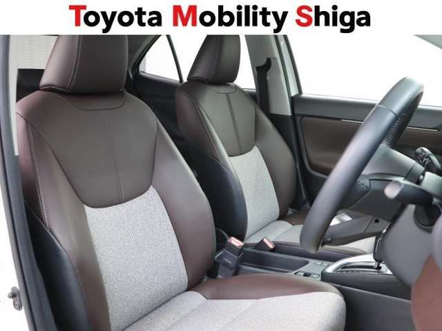 運手席も助手席もリラックスしてゆったりと座っていただけます。