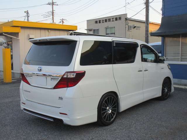 ボディはスタッフが塗装の状態に応じてポリッシャーを使い分け丁寧に磨き上げています！1台1台真心込めて磨いているのでご覧いただければ違いが分かるはずです★