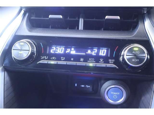 エアコンはオールシーズン快適なカーライフが送れるオートエアコンです！自動で風量を調整してくれ車内を快適に保ってくれます