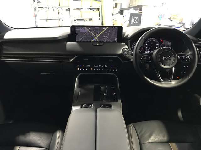 快適な室内空間が広がります。デザイン性と操作性を両立したインテリアでドライバーを飽きさせません☆