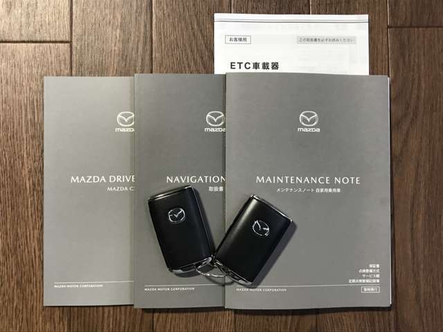 取扱書＆整備手帳揃っております☆遠くからドアの開錠施錠が出来る便利なキーレスを装備しています。