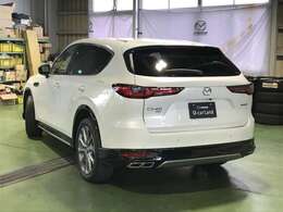 法定整備費用は本体価格に含まれております。洗練されたサービススタッフが法定整備を実施し、必要に応じて交換・修理作業を施したうえで、安心してお乗りいただける状態にしてお引渡し致します。