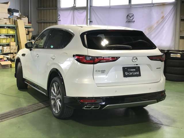 法定整備費用は本体価格に含まれております。洗練されたサービススタッフが法定整備を実施し、必要に応じて交換・修理作業を施したうえで、安心してお乗りいただける状態にしてお引渡し致します。