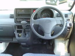 内外装とも多少の小傷と経年劣化はございますが、比較的キレイな車です。一度ご覧いただければきっと気に入っていただけると思います。