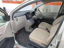 当店、少人数体制で運営しておりますので、気になるお車がある場合は事前にご連絡いただければ嬉しいです！できるだけ細かやな対応ができるように努めたいと思っております。