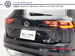 【テクノロジーパッケージ】流れるリヤウィンカーを特別装備。スタイリッシュと高級感を演出します。