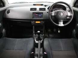 5MT　ディスプレイオーディオ　カープレイ　USB入力　Bluetooth　ETC　HIDヘッドライト　オートエアコン　純正アルミホイール　スマートキー