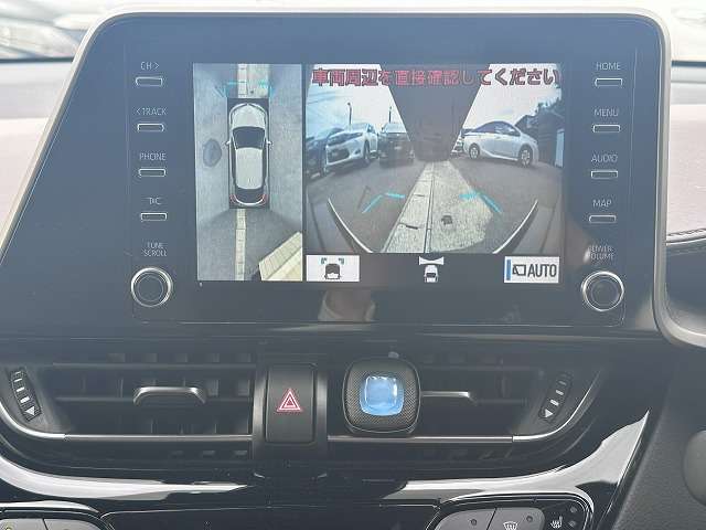 【パノラミックビューモニター】とっても便利な人気オプションになります。駐車が不安な方でも安心して駐車が出来ますね