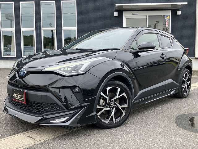 【スーパーガラスコーティング】お車ご成約時の付帯率は驚きの90％OVER。アクション1自慢の【スーパーガラスコーティング】見違えるほどの輝きを放ち、納車後のメンテナンスも楽々。是非一度お試し下さい。