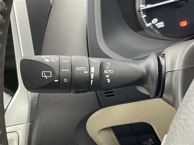 【運転席操作部】快適なドライブを楽しむための機能が装備されています！運転席から触れるので、使いやすいです！除菌プランいれていただくと、さらに清潔で安心していただけます！