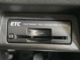 【ETC】高速道路の料金所をストレスなく通過！話題のスポットやサービスエリアに多い「スマートIC」利用時は必須のアイテムです。当店でセットアップを実施、ご納車当日からすぐにご利用いただけます！