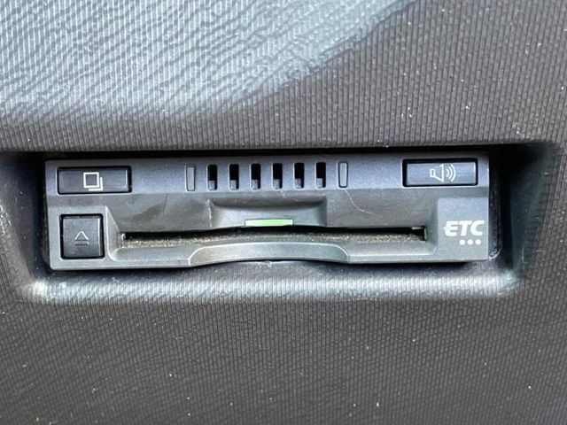 【ETC】高速道路の料金所をストレスなく通過！話題のスポットやサービスエリアに多い「スマートIC」利用時は必須のアイテムです。当店でセットアップを実施、ご納車当日からすぐにご利用いただけます！