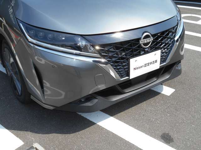 移動物が近づくと知らせてくれるMOD付きです。車の周りを歩いている人や自転車など動いているものを検知してディスプレイへの表示とブザーでドライバーに注意を促します。