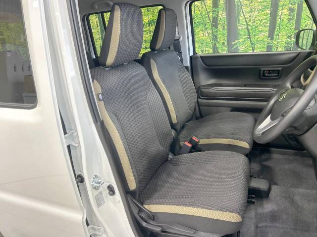 運転席シート廻りは使用感も少なく、良好な状態となっています。丁寧に使われていたことがよくわかりますね。