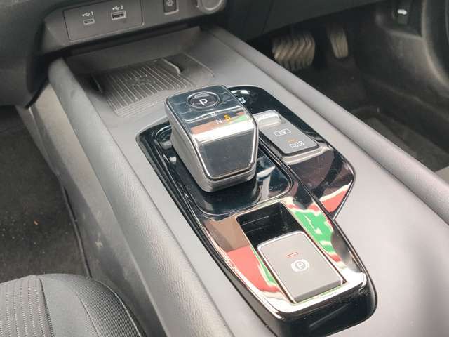 ☆弊社はお車のお引渡し前には、整備士による点検をさせて頂き、消耗劣化部品に関しましては改善作業をさせていただいてから納車させていただいておりますので、ご安心下さい。