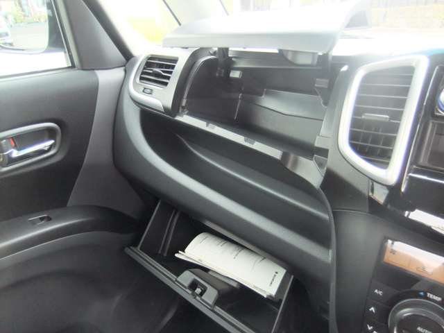 外出していることもございますので、ご来店の際は事前にご連絡ください♪