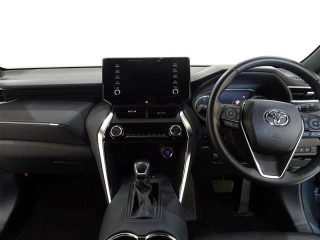 【メーター廻り】シンプルで飽きないデザイン、運転中も視界の邪魔にならない構造になっているので運転に支障もありません♪