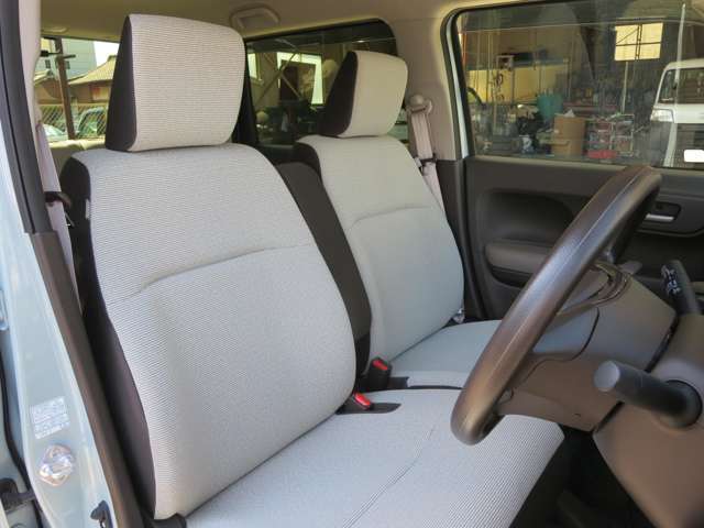 ☆運転席、助手席もキレイです。