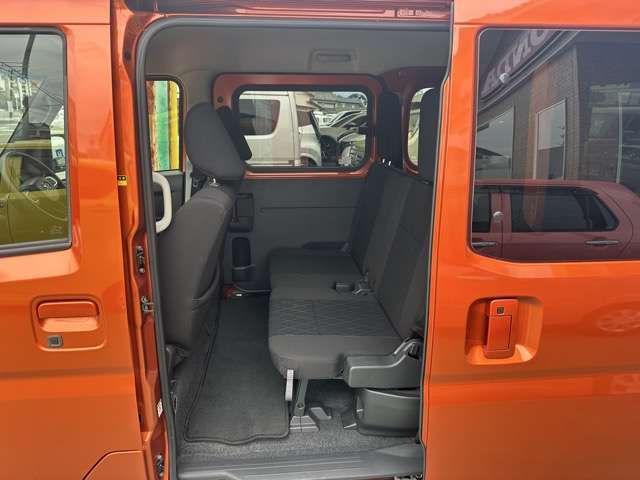 ★5年間新車保障★初度登録から5年間の新車保証が含まれています。長期間、安心してお乗り頂けます！保障費用は支払総額に含まれています！遠方のお客様は保証継承後、お近くのディーラーにて保証が受けられます！